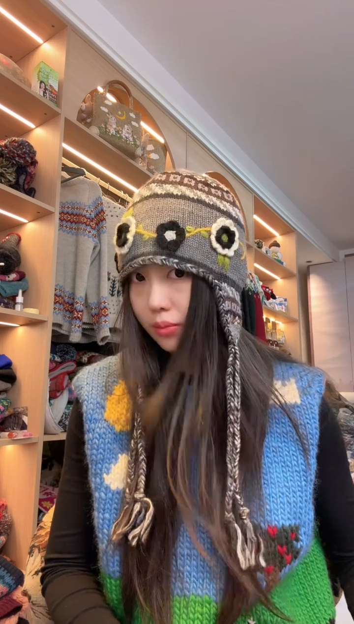 羊毛美利奴 灰色立体花护耳帽