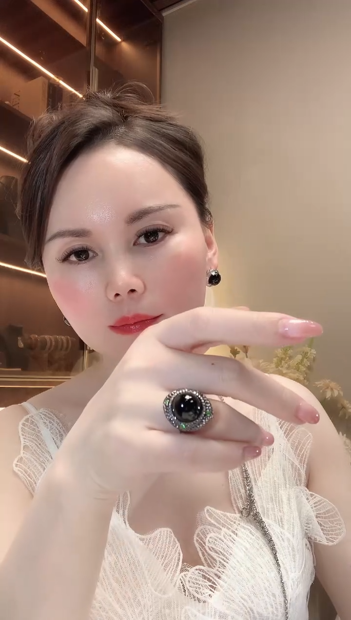 翡翠18K金镶嵌戒指D92 翡翠