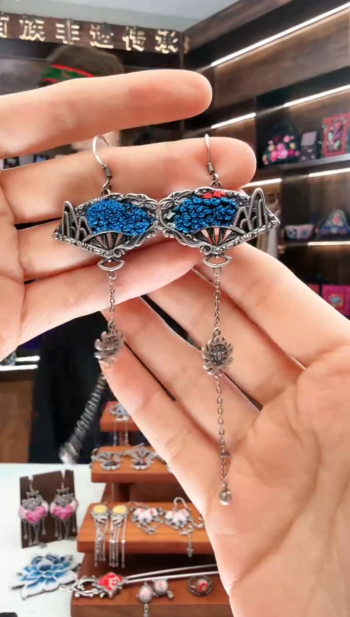 【闪购商品】织绣30蚩梦苗族古绣