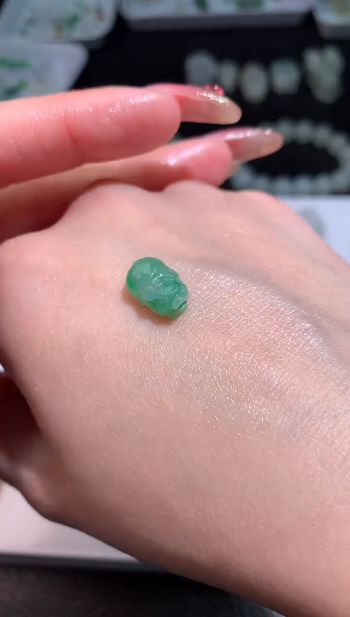 【闪购商品】定制翡翠未镶嵌猪