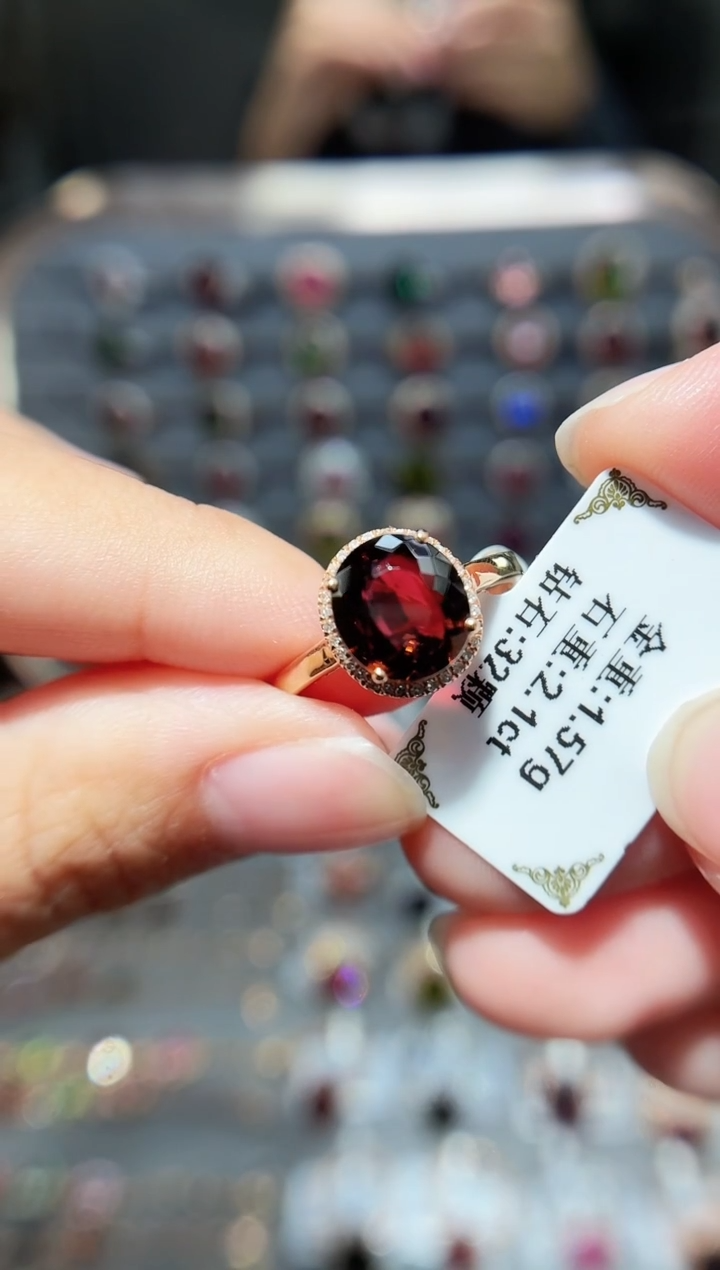 18K金镶嵌戒指碧玺2.1..