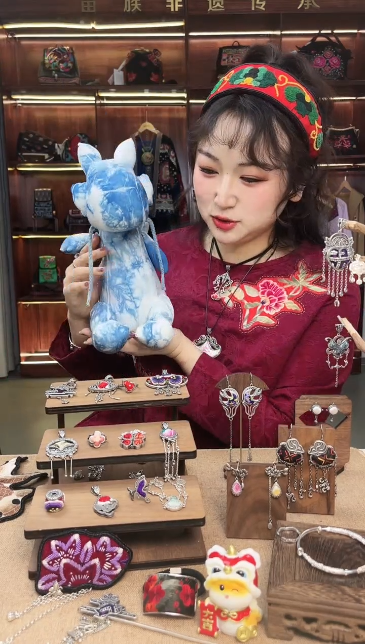 【闪购商品】织绣A15黔东南苗族刺绣