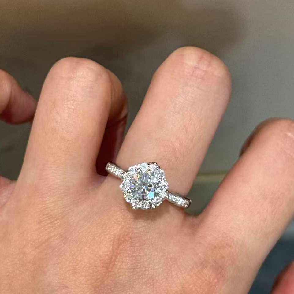 实验室培育钻石实验室培育钻石PT950铂金灿若星辰戒指