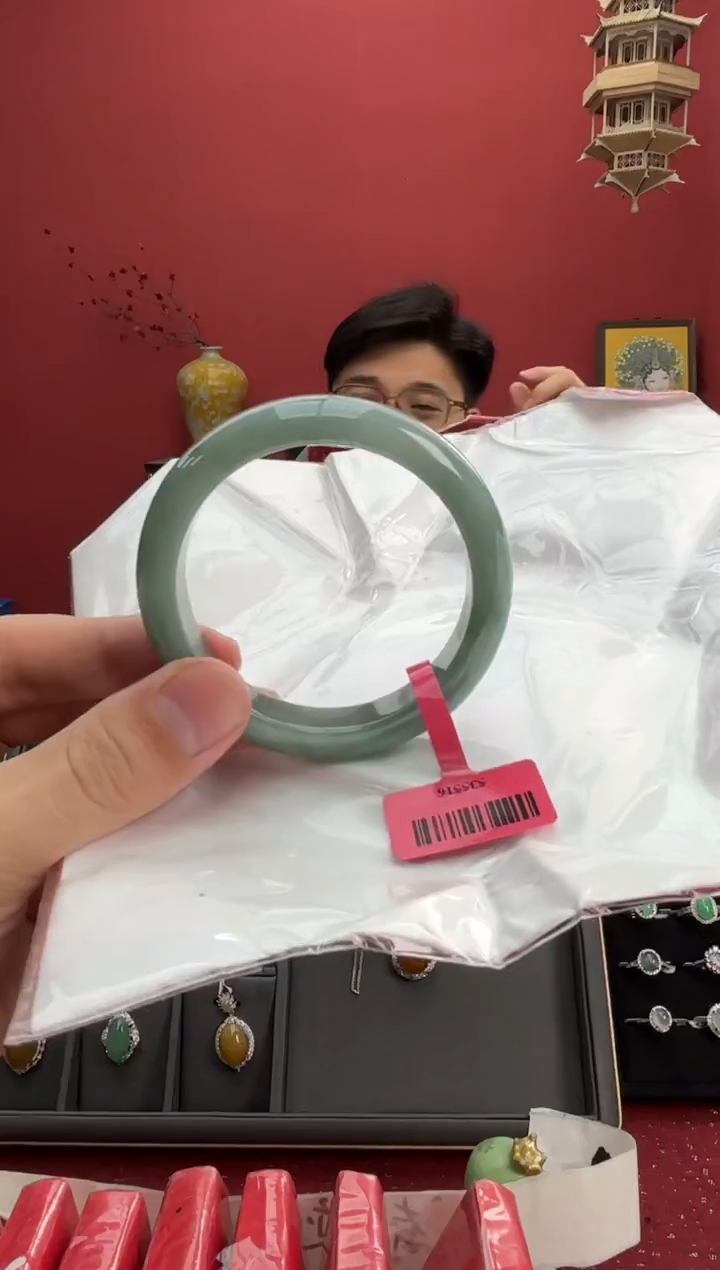 【闪购商品】翡翠手镯未镶嵌10手镯