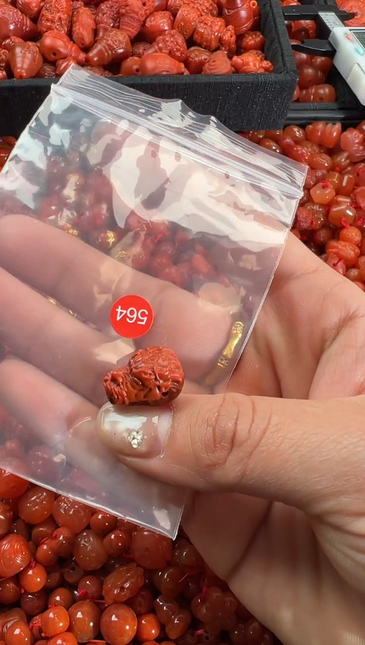 【闪购商品】南红玛瑙颈饰未镶嵌1