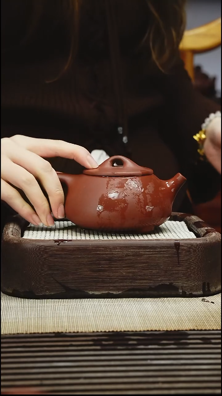 茶壶紫砂容量260毫升