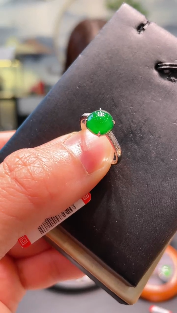 【闪购商品】翡翠颈饰18K金镶嵌A95戒指