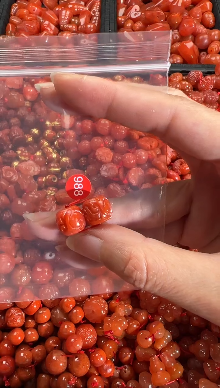 【闪购商品】南红玛瑙颈饰未镶嵌1