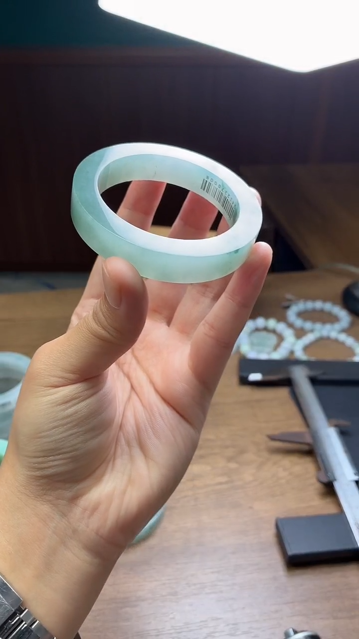 未镶嵌手镯定制翡翠北****险定制