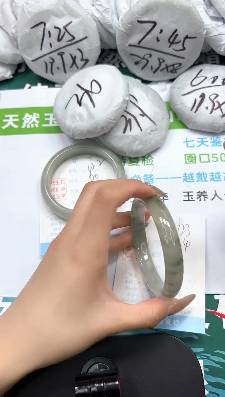 【闪购商品】石英质玉手镯未镶嵌k123-60