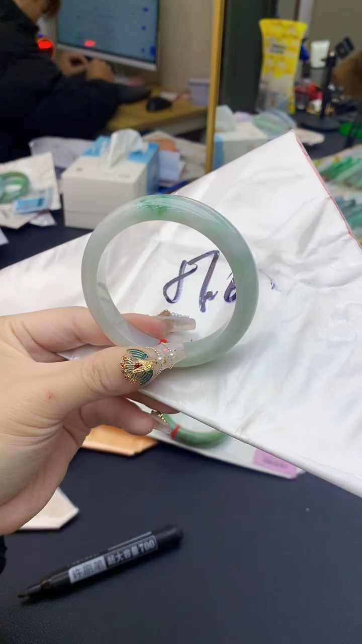 【闪购商品】翡翠手镯未镶嵌0867358273