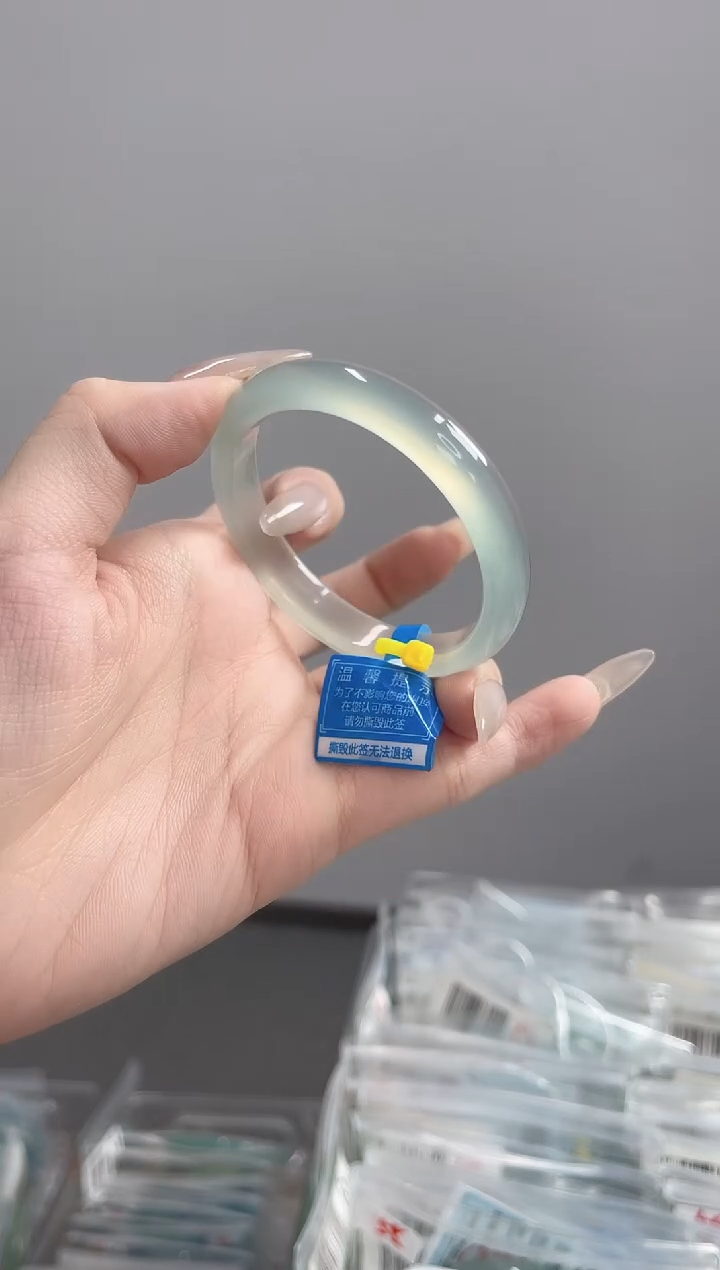 玛瑙/玉髓手镯未镶嵌50圈