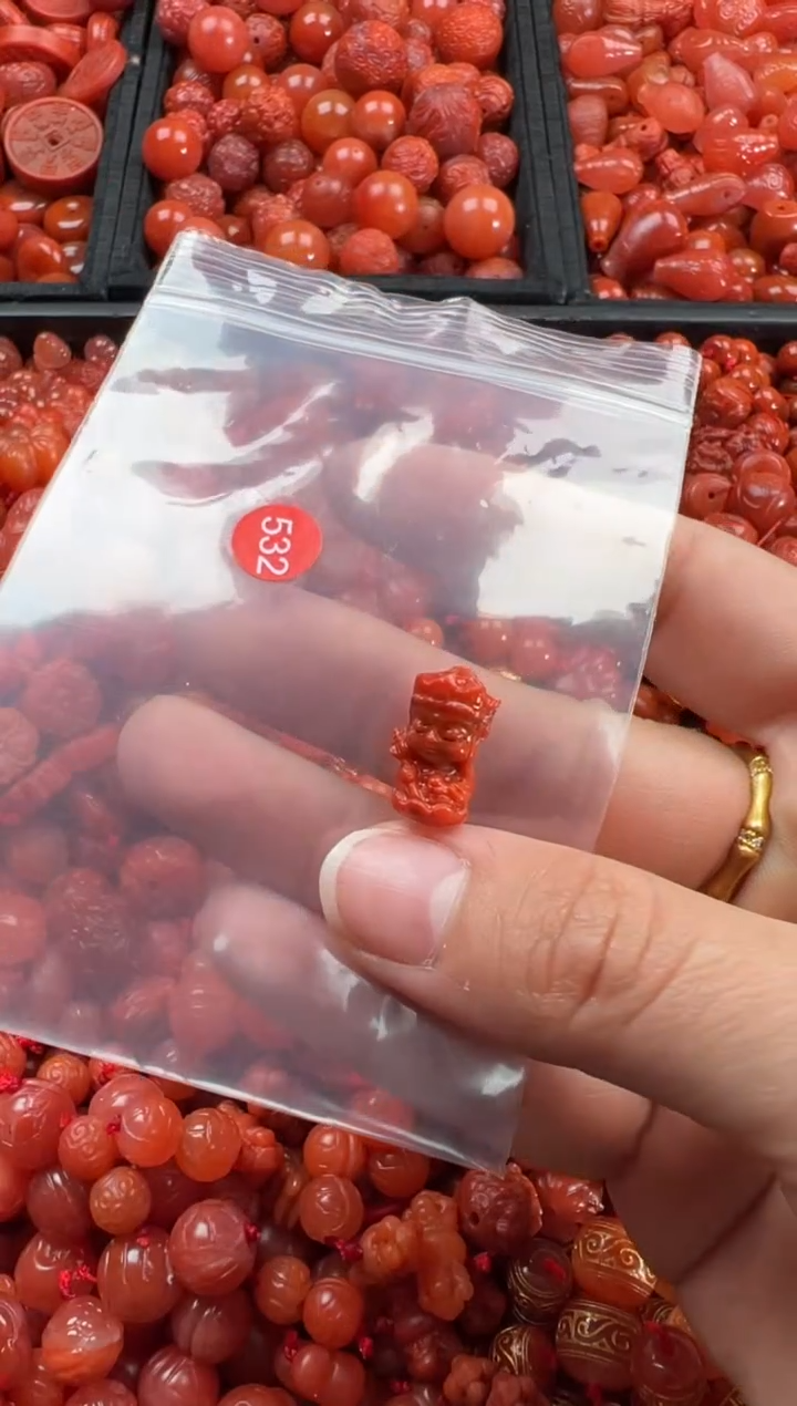 【闪购商品】南红玛瑙颈饰未镶嵌1