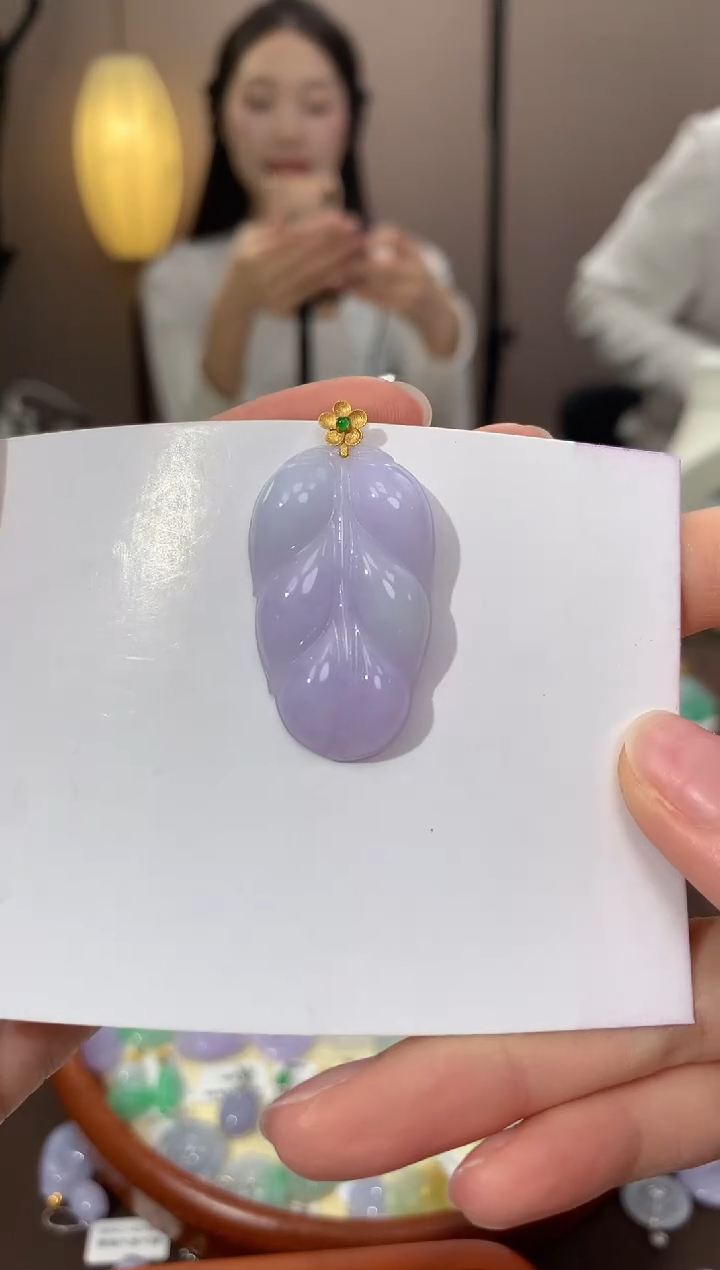 翡翠18K金镶嵌颈饰天然缅甸a货翡翠春彩