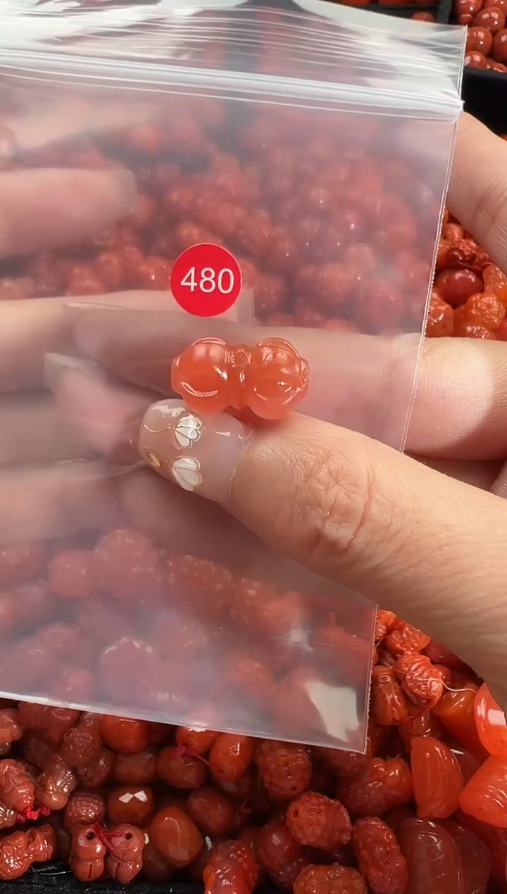 颈饰未镶嵌南红玛瑙1