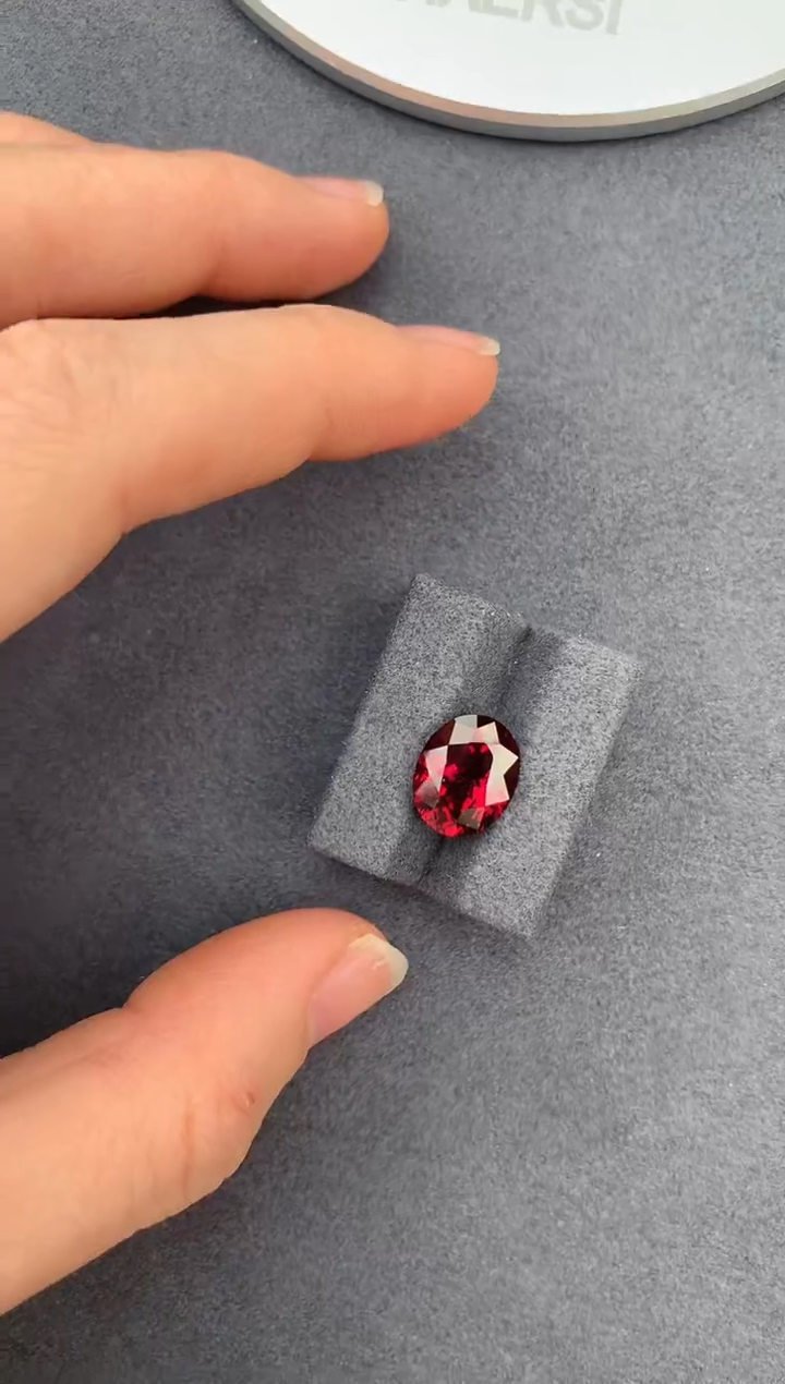 【闪购商品】石榴石裸石未镶嵌5.7ct镁铝榴石
