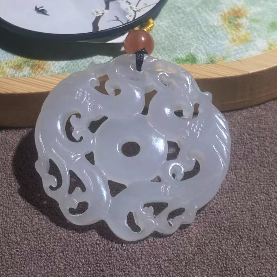 车挂和田玉龙牌S016