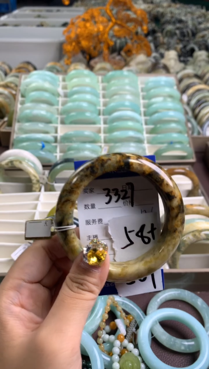 【闪购商品】蛇纹石玉手镯未镶嵌3327