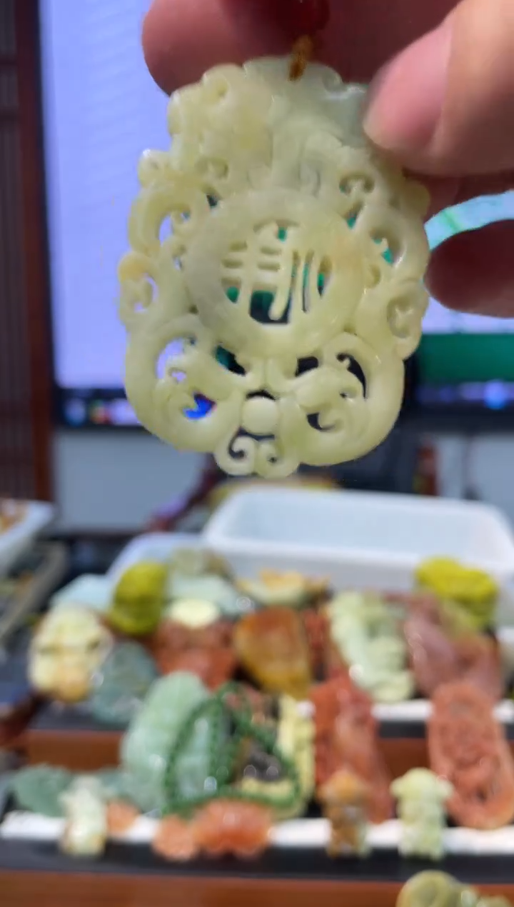 【闪购商品】岫玉吊坠未镶嵌·