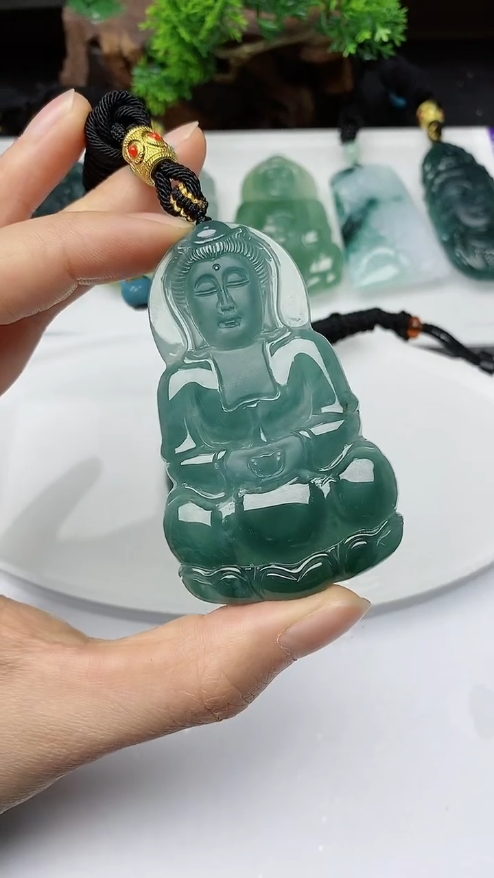 【闪购商品】翡翠颈饰未镶嵌