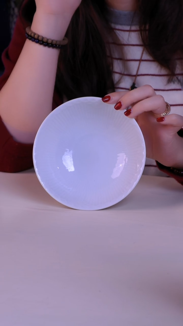 每天早上六点（白色燕麦碗缤纷）