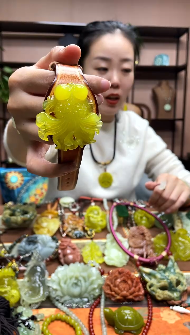 未镶嵌岫玉吊坠·