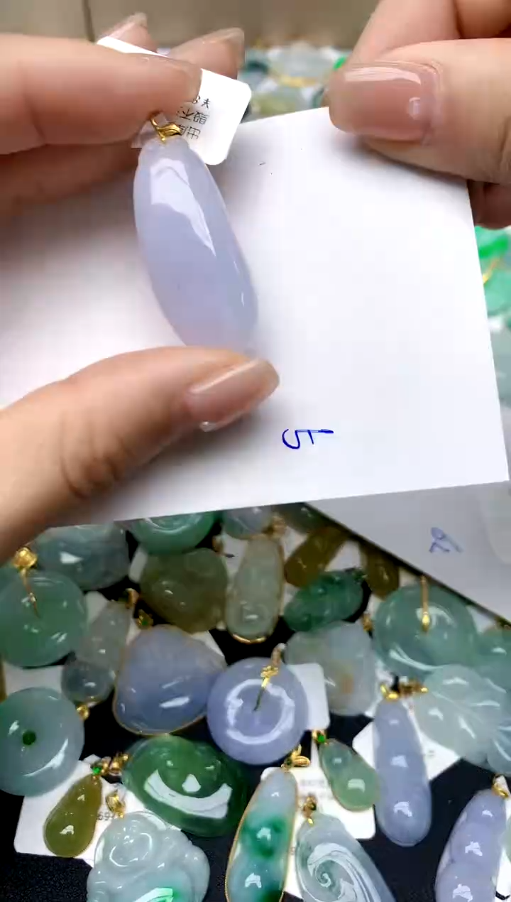 【闪购商品】翡翠颈饰18K金镶嵌天然A货翡翠