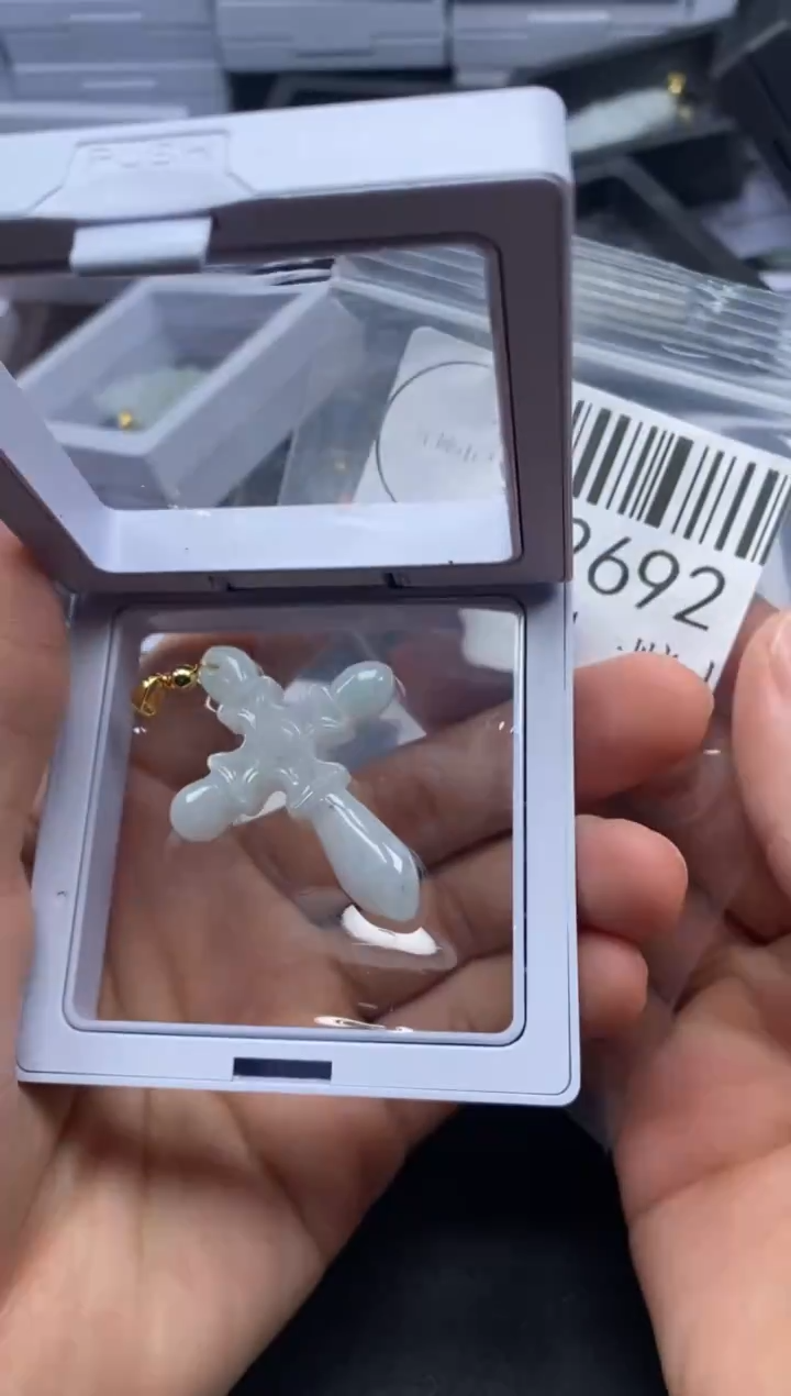 吊坠(不含链)未镶嵌翡翠2692