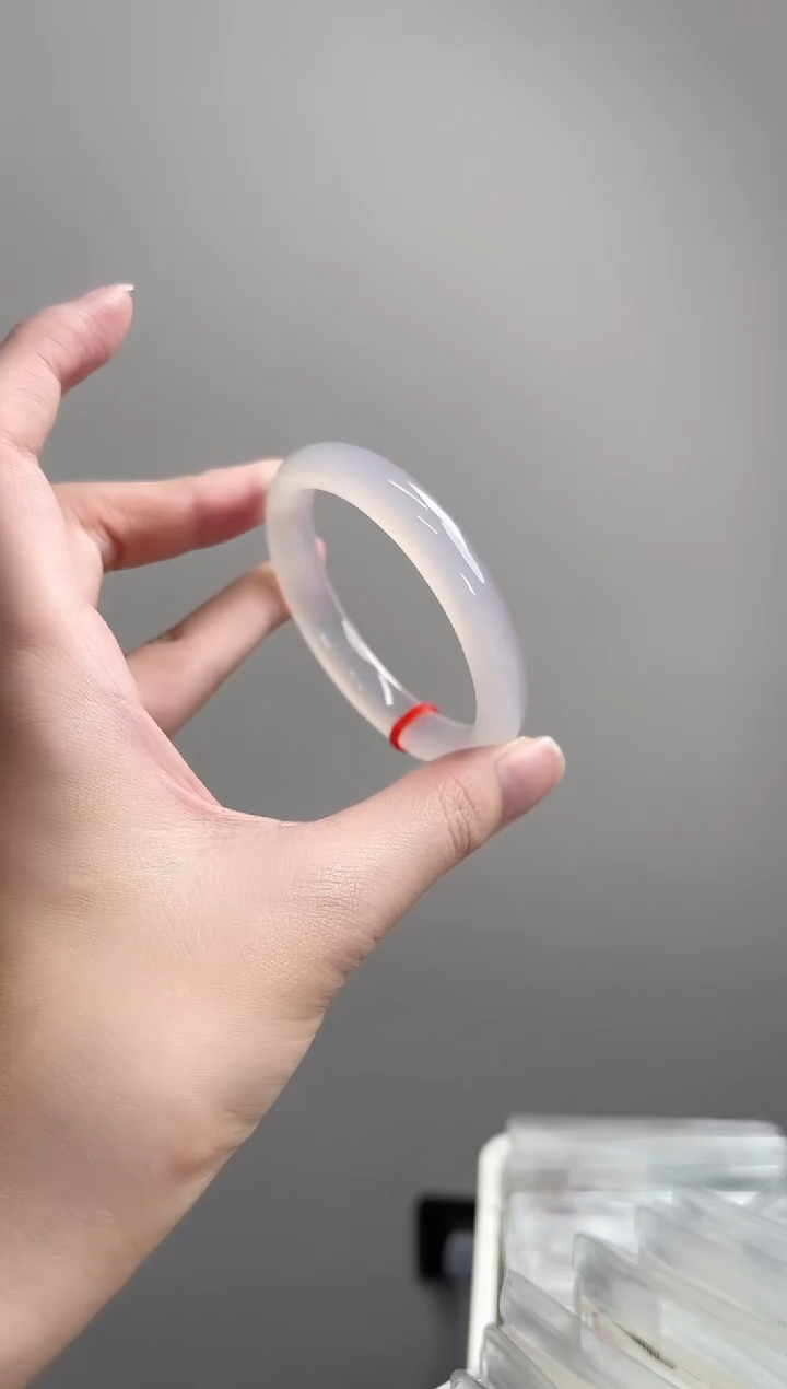 玛瑙/玉髓手镯未镶嵌55-56圈