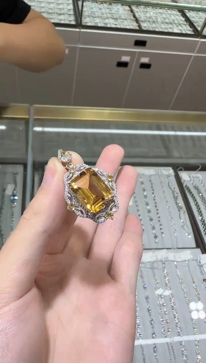 【闪购商品】黄晶颈饰银S925镶嵌13*18mm