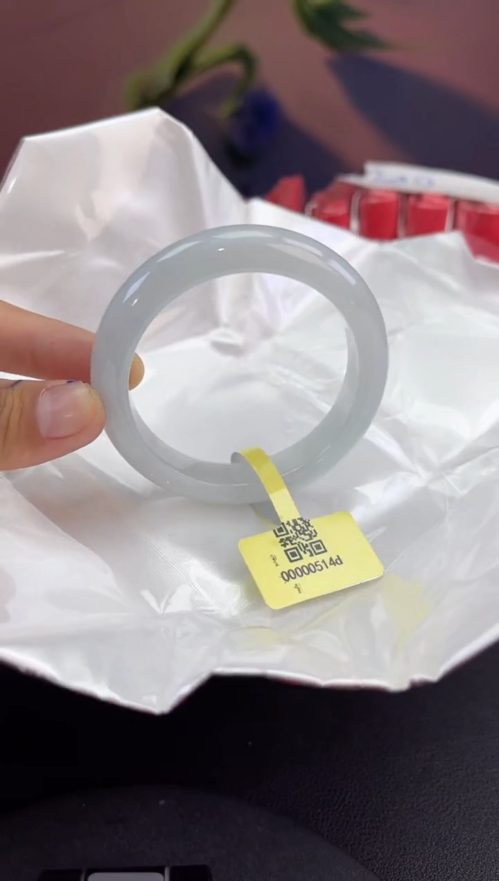 翡翠未镶嵌手镯1翡翠手镯