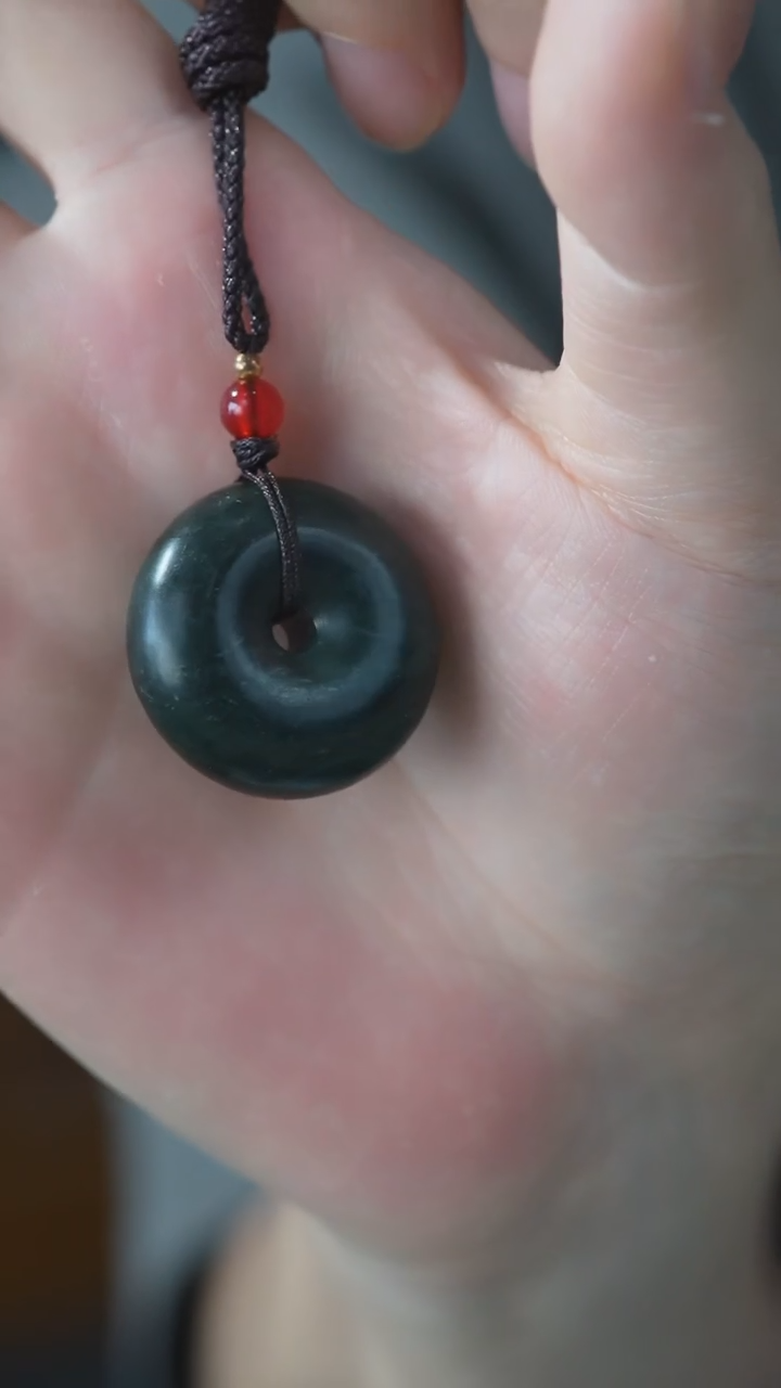 岫玉未镶嵌颈饰平安扣多发性发其一