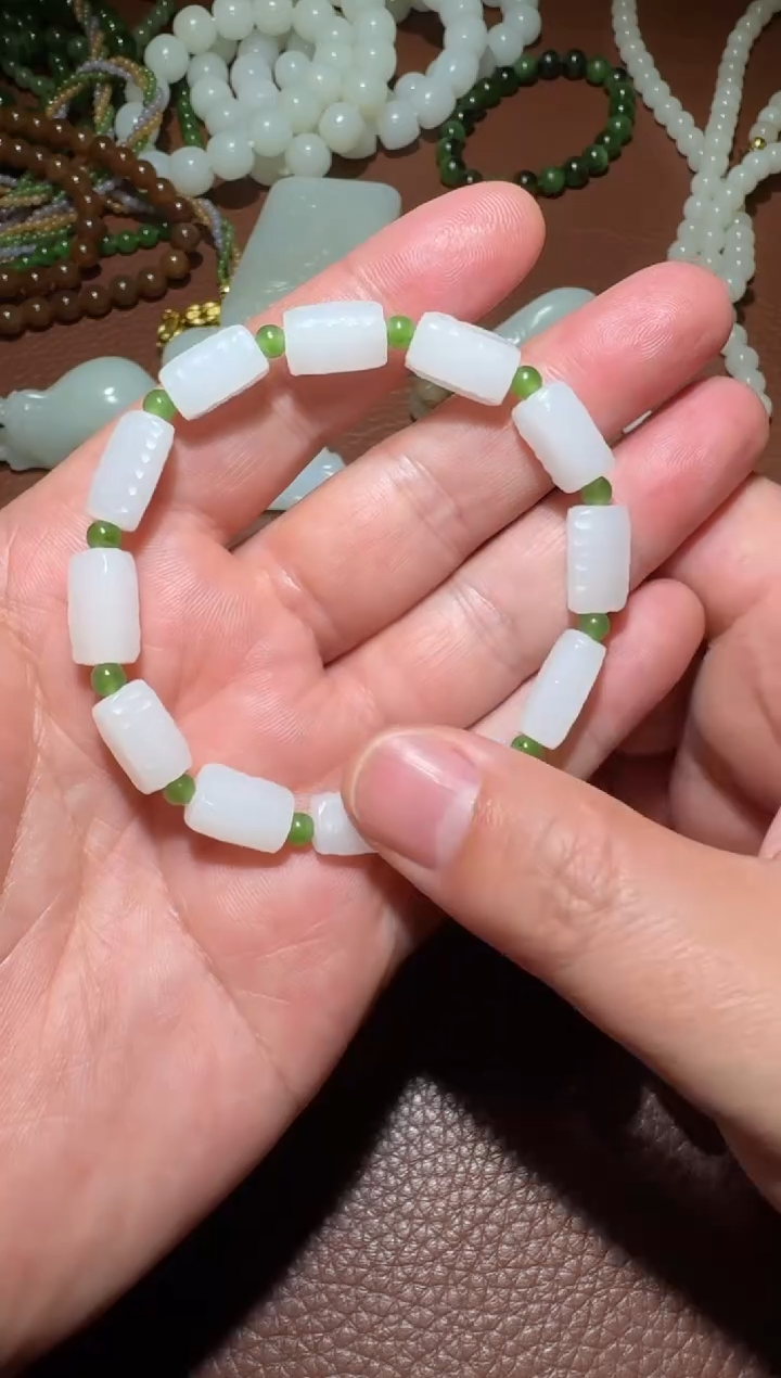 未镶嵌和田玉挂件和田玉