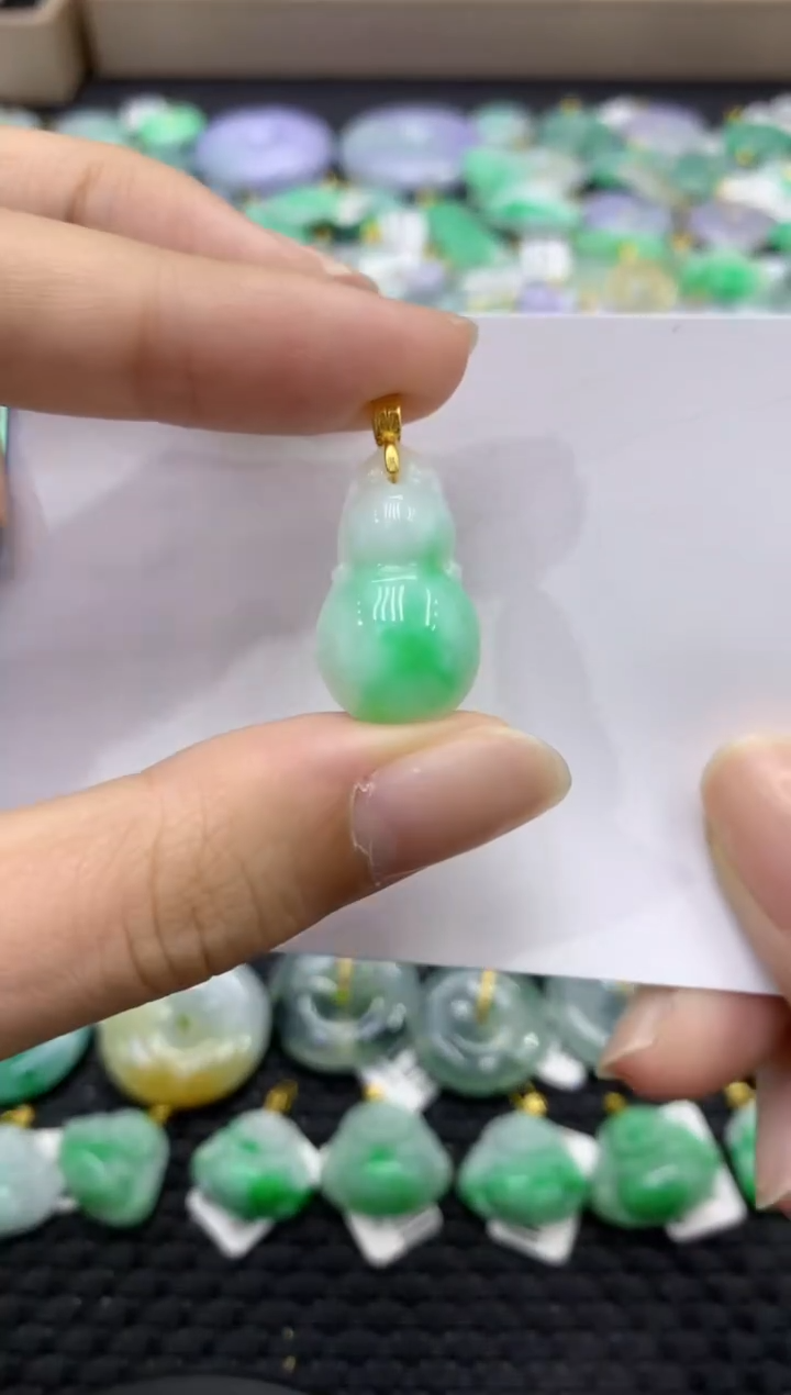 颈饰未镶嵌翡翠天然缅甸翡翠A货