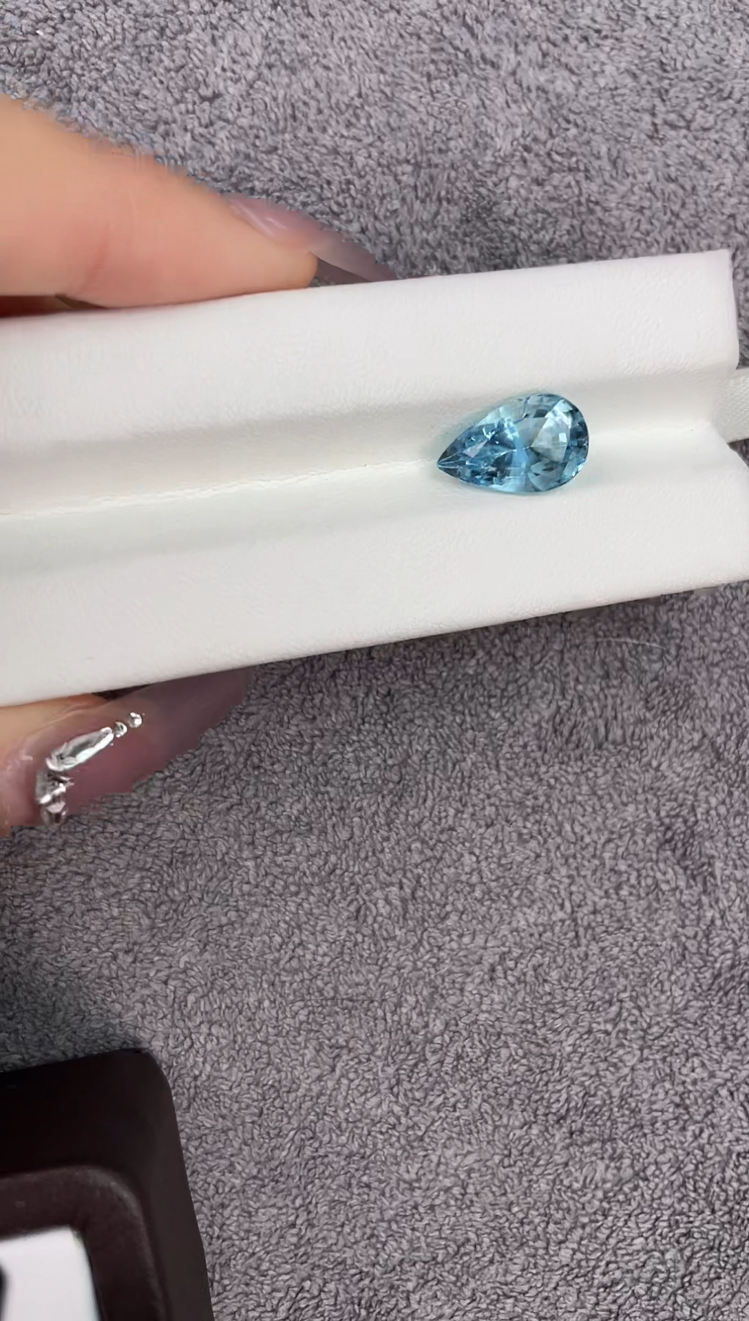 【闪购商品】海蓝宝石笔搁未镶嵌4.69克拉