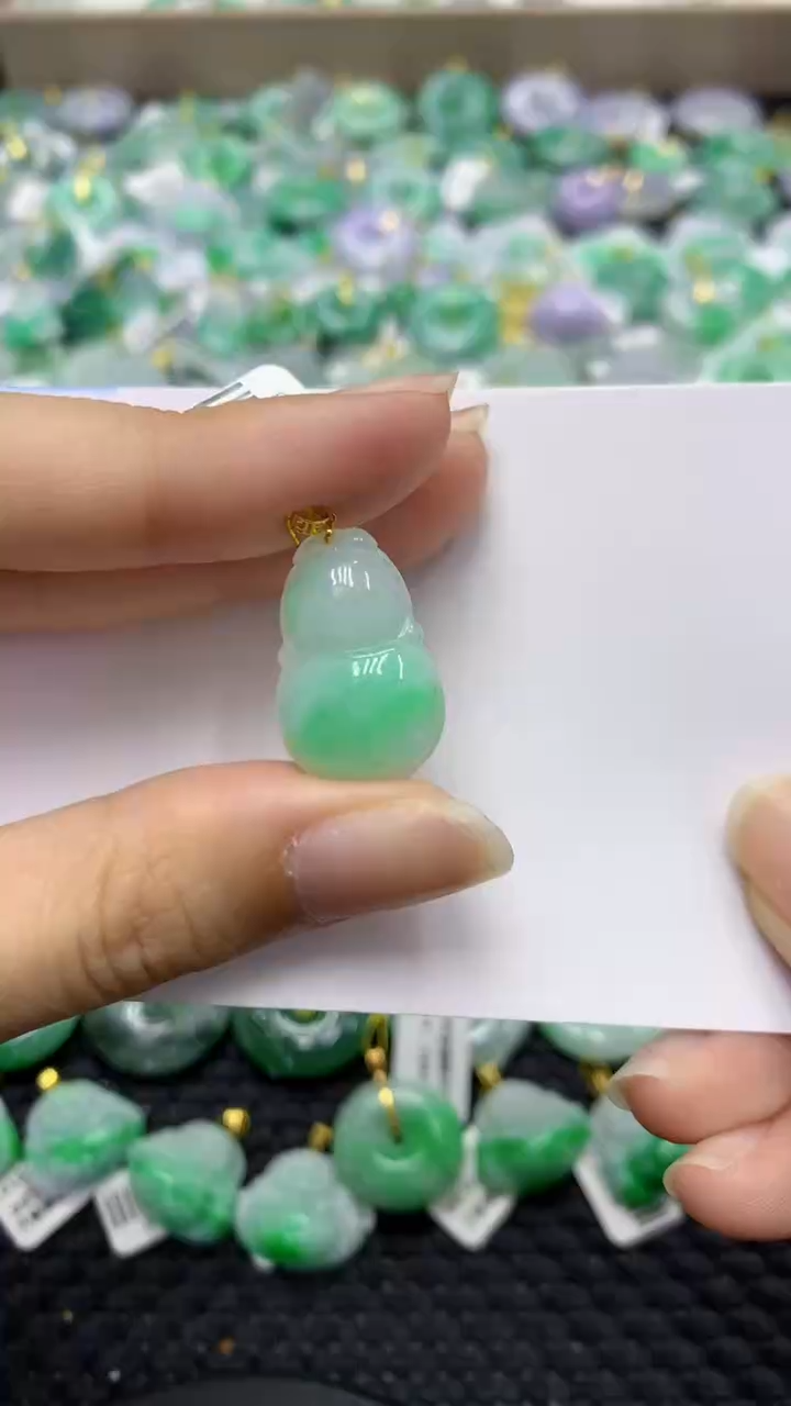 翡翠18K金镶嵌颈饰天然缅甸翡翠A货