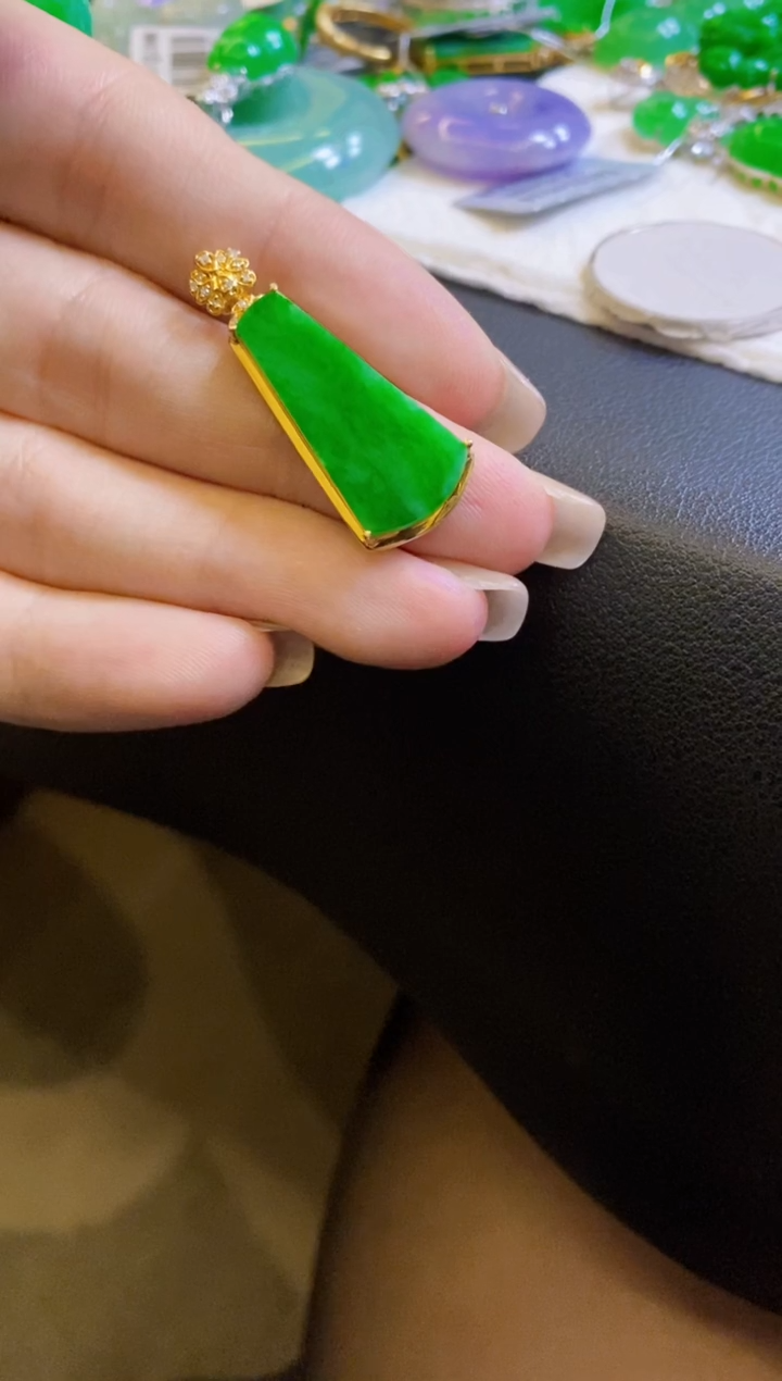 【闪购商品】翡翠颈饰18K金镶嵌无事牌