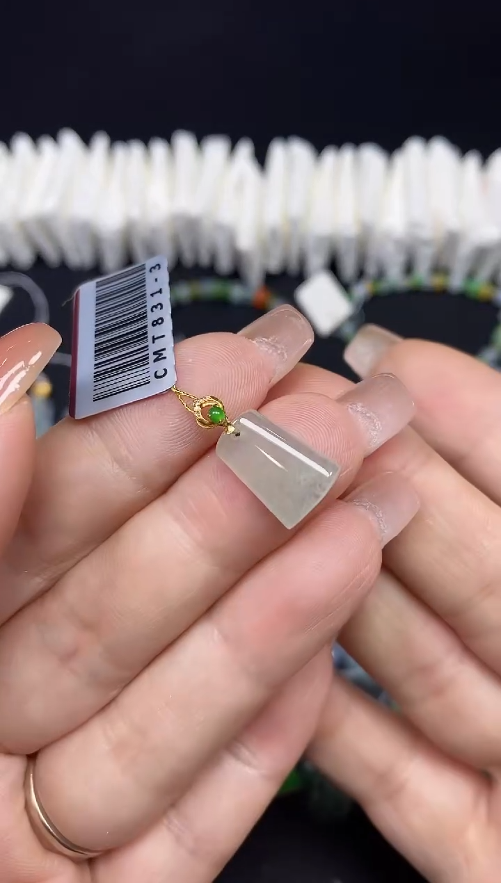 吊坠(不含链)18K金镶嵌翡翠无事牌18K金扣镶嵌@@CMT831-3