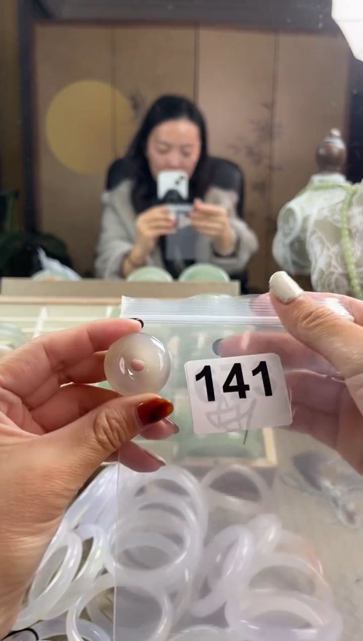手镯玛瑙/玉髓未镶嵌果***猫141