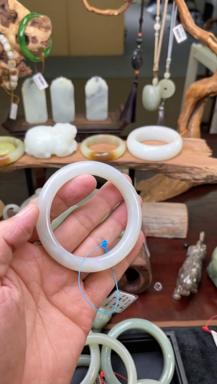 【闪购商品】和田玉手镯未镶嵌青海白玉手镯 57+ 9003287