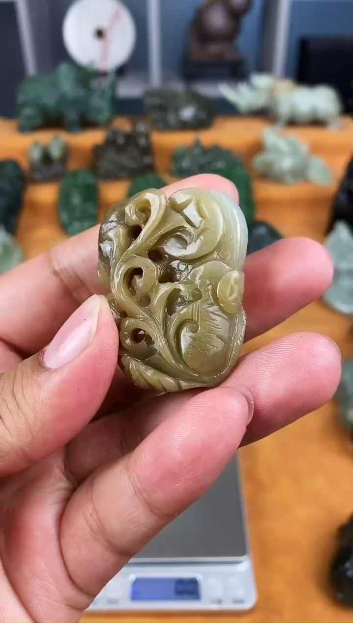 颈饰未镶嵌和田玉1