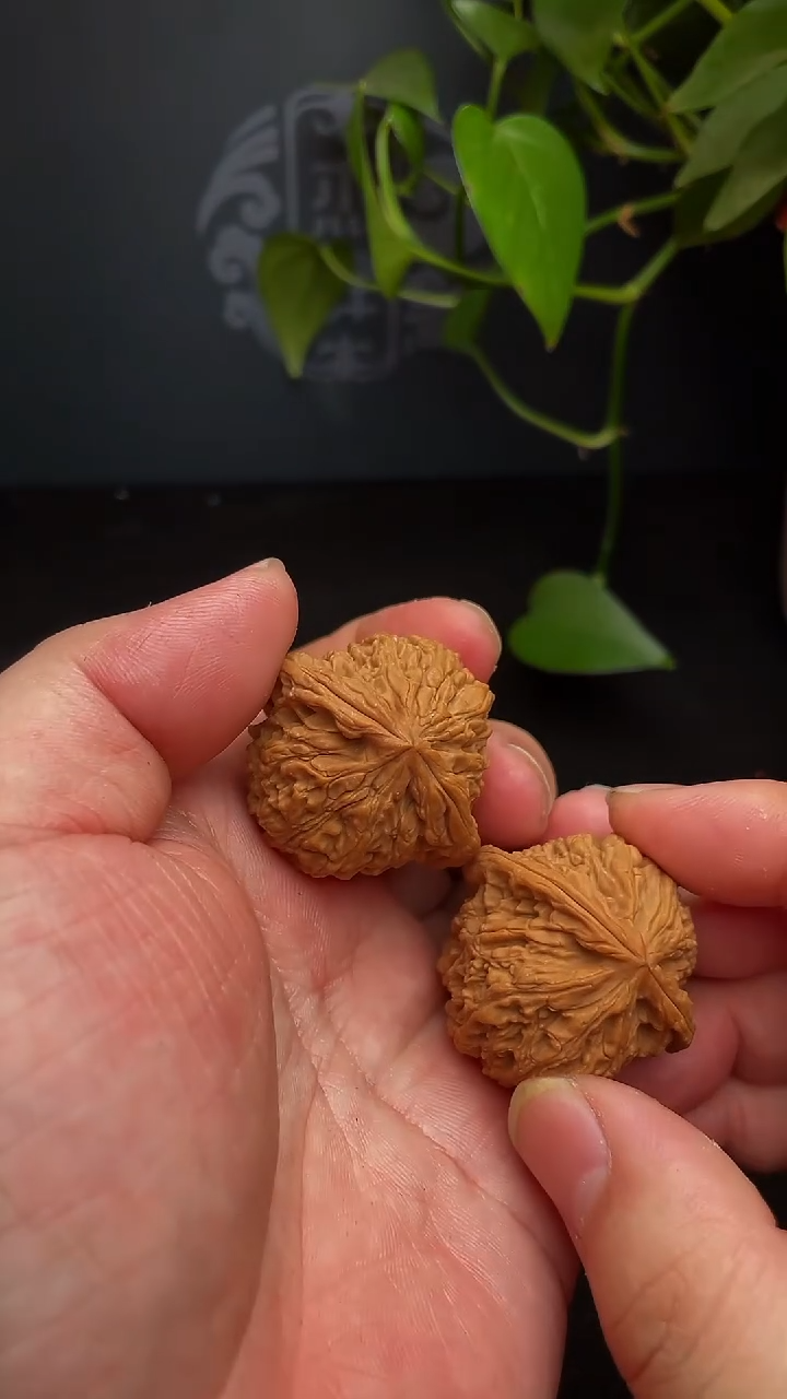 【闪购商品】文玩核桃把件39尺南疆，团全品