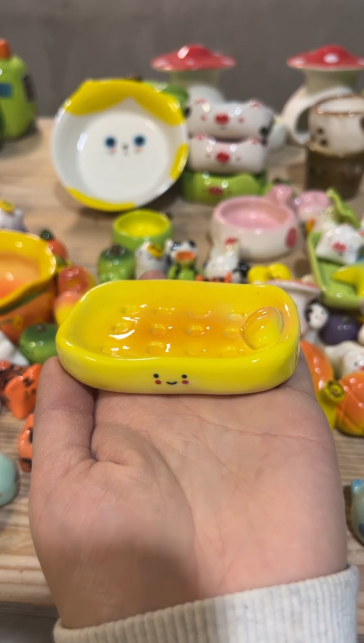 153手工手绘陶瓷品