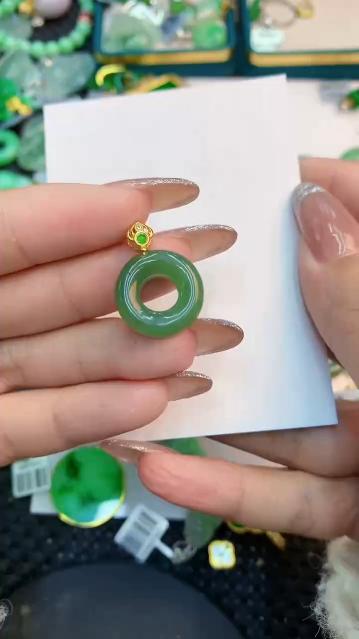 颈饰未镶嵌翡翠1