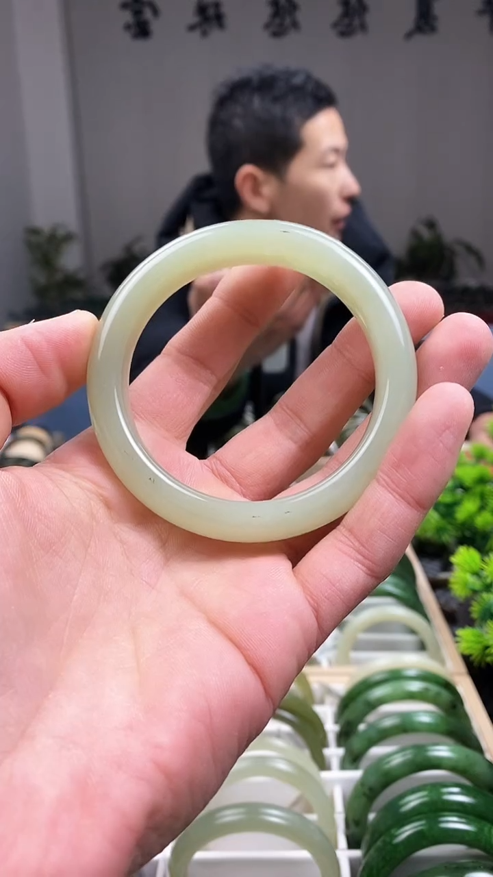 【闪购商品】和田玉手镯未镶嵌59.5
