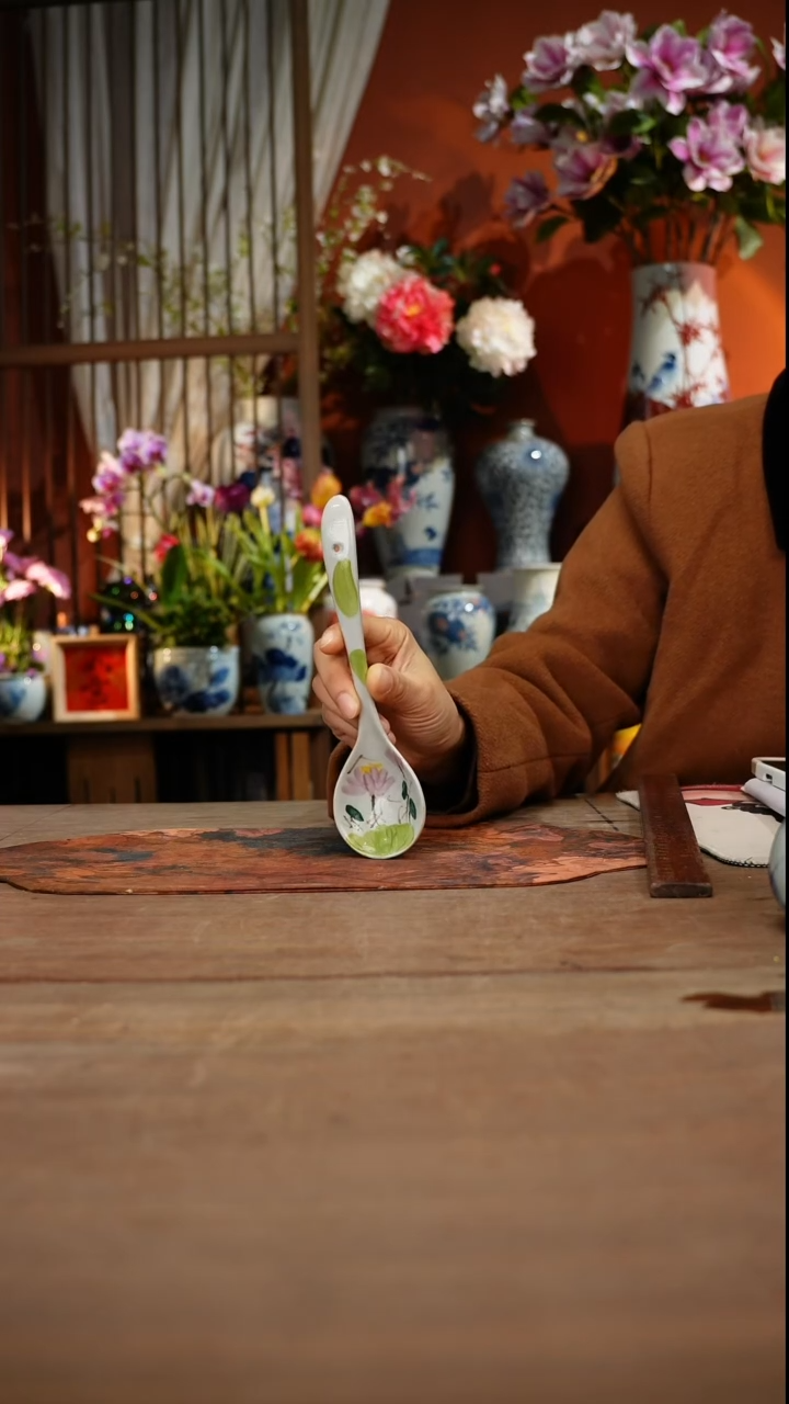 当代高温釉下彩手绘陶瓷餐具