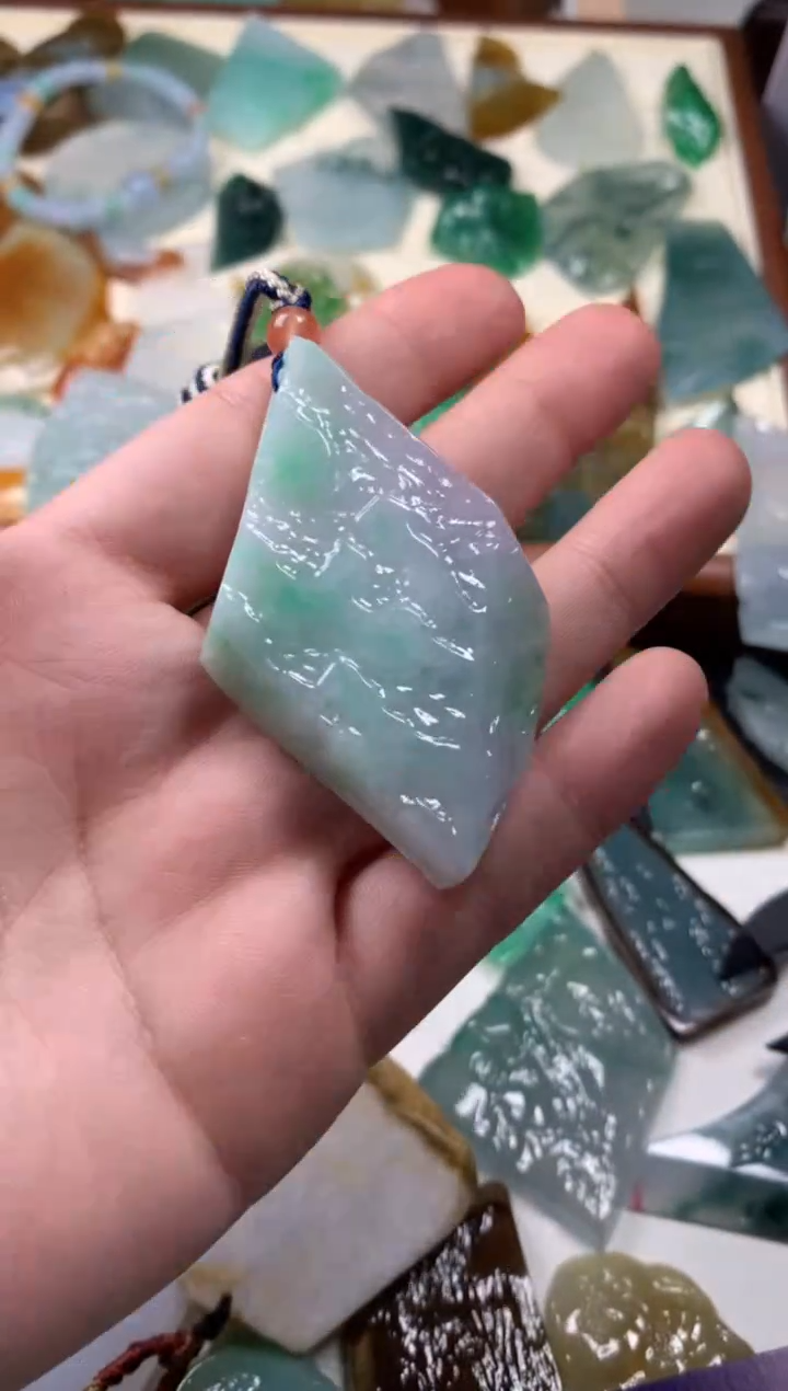 【闪购商品】翡翠颈饰未镶嵌吊坠