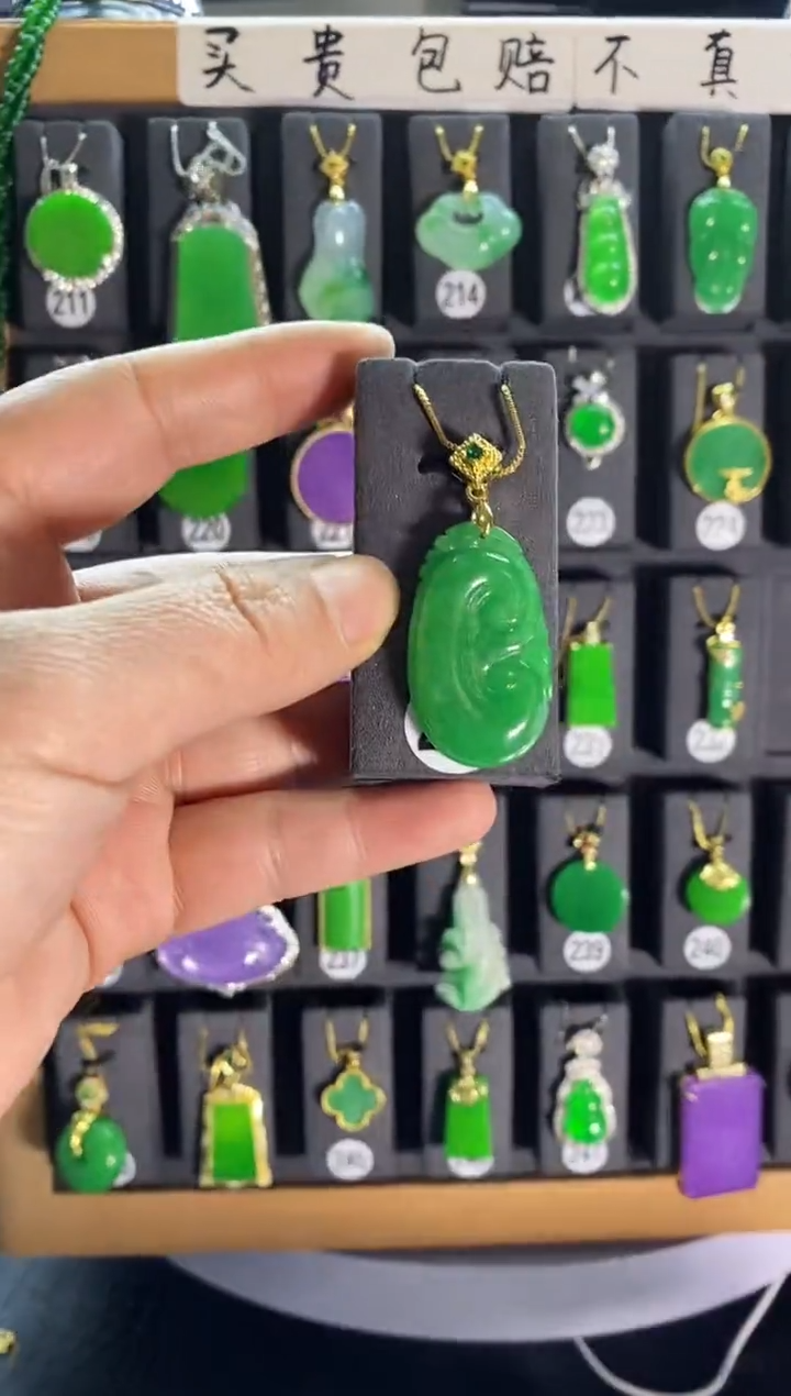 【闪购商品】翡翠耳饰银S925镶嵌233....