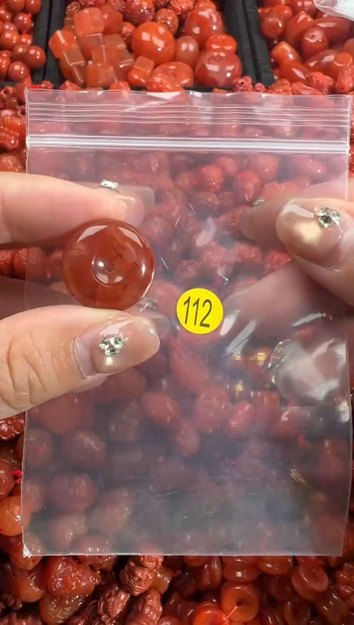 南红玛瑙未镶嵌颈饰1