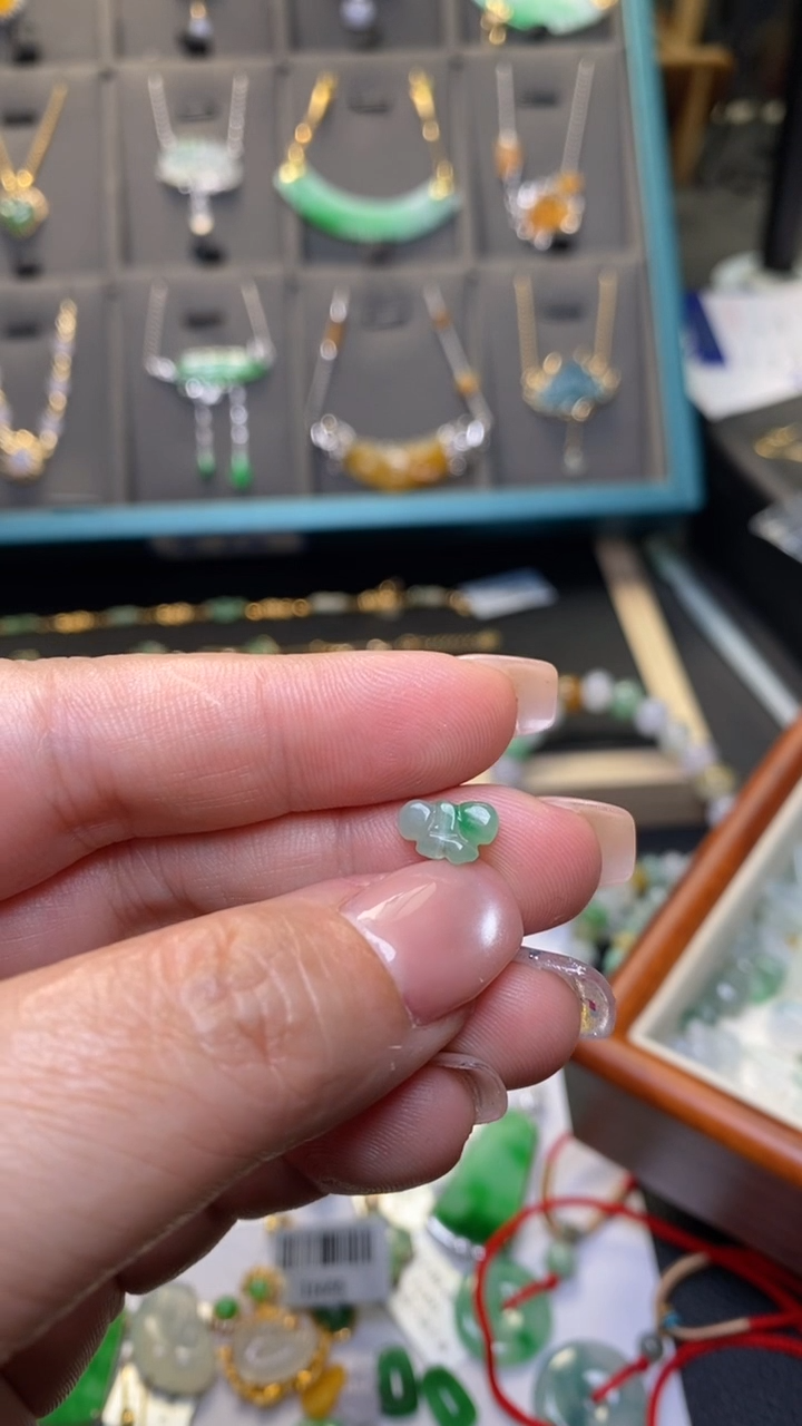 颈饰未镶嵌翡翠净货40150